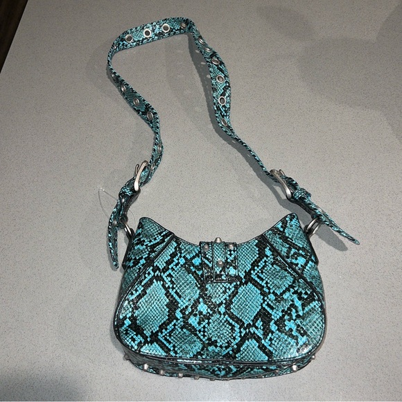 NWOT Urban Outfitters Devon Studded Crossbody Bag - Picture 4 of 5